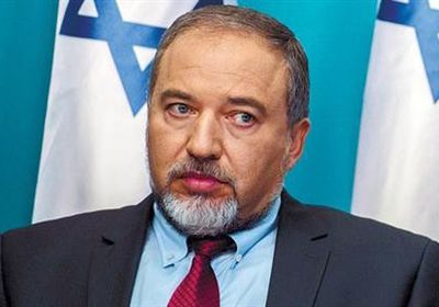 استقالة وزير الدفاع الإسرائيلي بسبب "غزة"