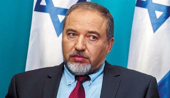 استقالة وزير الدفاع الإسرائيلي بسبب "غزة"