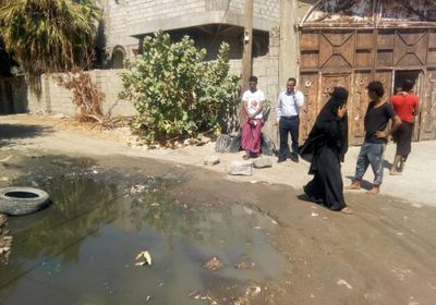 بعد طفح المجاري.. الجعدني يزور حي العريش بخور مكسر