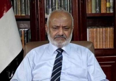 أول رد من محافظ الحديدة بعد إعلان الهدنة ووقف العملية العسكرية مؤقتا