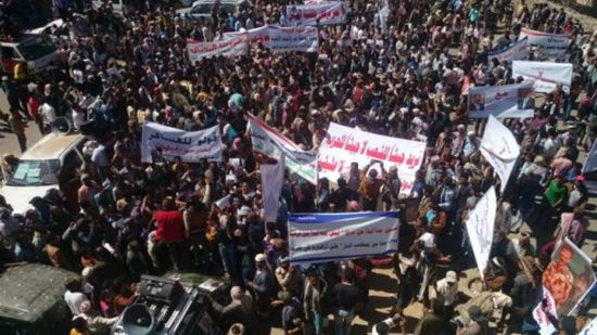 رفضًا لحزب الإصلاح.. مظاهرات حاشدة في تعز لدعم اللواء 35 مدرع «تفاصيل»