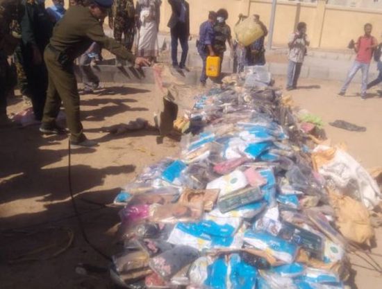 إعدام 2 طن حشيش مخدر في مأرب (صورة)