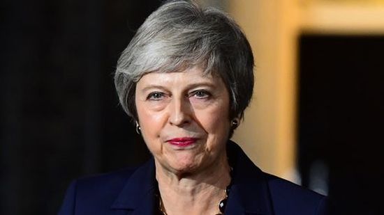طلبات بالبرلمان البريطاني لسحب الثقة من رئيسة الوزراء
