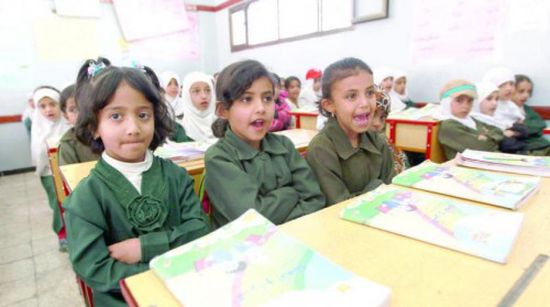 مليشيا الحوثي تحرم نحو 1200 معلم بصنعاء والحديدة من رواتبهم