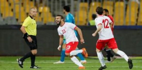 انتهاء الشوط الأول من مباراة مصر وتونس بالتعادل 1-1