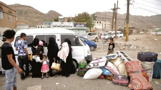 بسبب ممارسات الحوثيين.. أسر الحديدة تواصل نزوحها نحو إب وعدن
