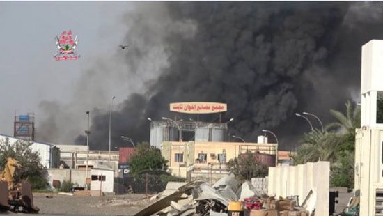 تفاصيل قصف مليشيا الحوثي مجموعة مصانع أخوان ثابت