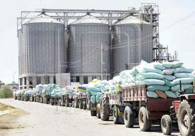 تحتوي على 5 ملايين كيس قمح.. الانقلابيون يحولون مخازن غذائية لثكنات عسكرية