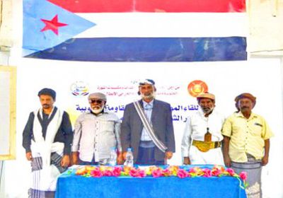 تفاصيل اجتماع قيادة المقاومة الجنوبية وأهالي الشهداء بشبوة.. وتحذير شديد اللهجة للأحمر وأتباعه