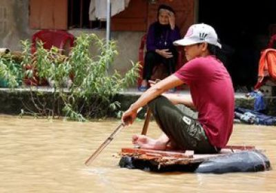 مقتل 12 شخصا في فيضانات وانهيارات أرضية في فيتنام 