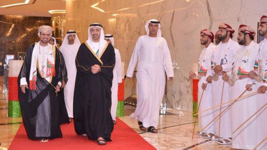 رسمياً.. عمان تُكذب قطر بشأن مغادرة الشيخ عبد الله بن زايد حفل سفارتها