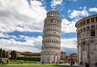 استقامة برج بيزا المائل تهدد مكانته السياحية