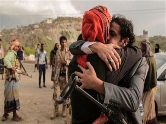 تفاصيل صفقة تبادل الأسرى وجثث القتلى بين اللواء 35 مدرع والحوثيين