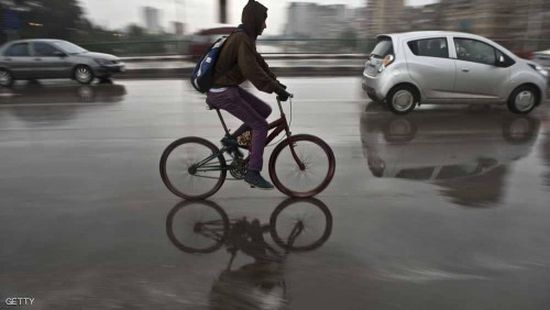تساقط أمطار غزيرة في مصر والأرصاد تحذر من اضطرابات ملاحية