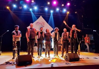 فرقة "ع الرصيف" الفلسطينية تلهب الأجواء في مهرجان فيزا فور ميوزيك
