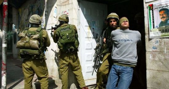 اعتقال 45 فلسطينيًا من قبل قوات الاحتلال بالضفة والقدس
