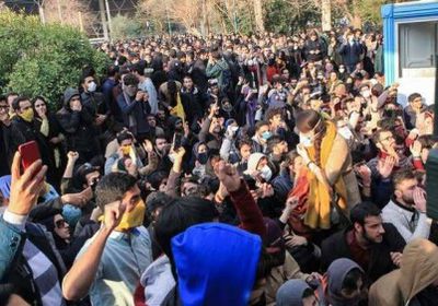 محاولات إيرانية لوقف التظاهرات ضد الملالي