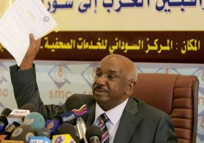 سفير السودان لدى اليمن: في هذا التوقيت سنسحب جنودنا من التحالف