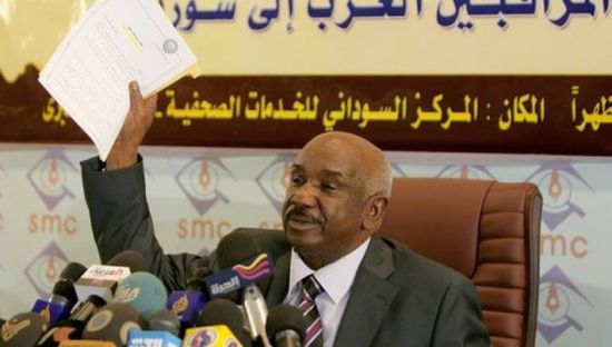 سفير السودان لدى اليمن: في هذا التوقيت سنسحب جنودنا من التحالف