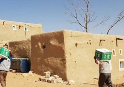 مركز الملك سلمان للإغاثة يوزع مساعدات غذائية في حجة (تفاصيل)