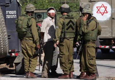 قوات الاحتلال الإسرائيلي تعتقل 20 فلسطينياً جنوب الضفة