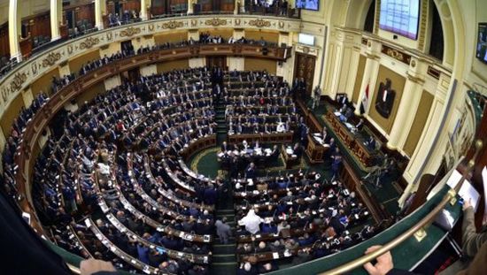 "إلغاء الدعم المالي" يثير جدلاً في الأوساط المصرية