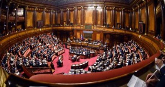 إيطاليا تقلص حق اللجوء لبلادها وتزيد من تمويل الشرطة 