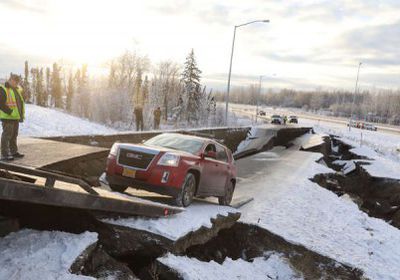 بعد وقوع زلزال قوي ..إعلان حالة الطوارئ بألاسكا 