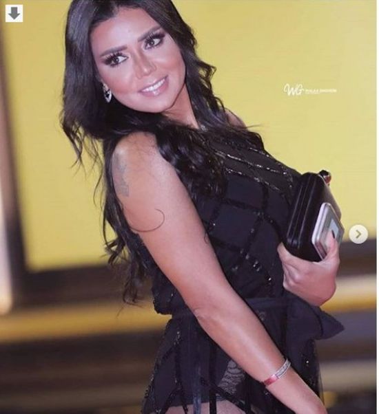رانيا يوسف تعتذر في بيان رسمي عن فستانها الفاضح بالقاهرة السينمائي