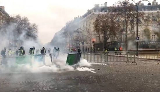 وزير الداخلية الفرنسي: أحد مصابي قوات الأمن في حالة حرجة