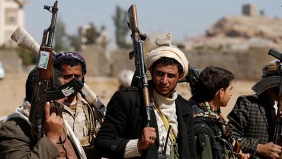 في إهانة جديدة للقبائل..الحوثي يعتدي على وزير سابق بصنعاء