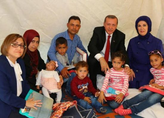 كيف استغلت تركيا اللاجئين للحصول على قرض أوروبي ؟