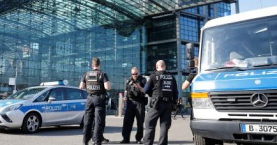 ألمانيا توقف حفلا موسيقيا لليمين المتطرف: يردد شعارات نازية