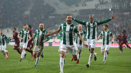 بورصا سبور يفوز على إرضوم بثنائية في الدوري التركي