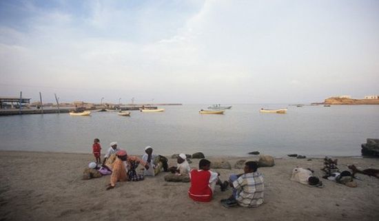 مليشيات الحوثي تحاصر جزيرة كمران بألغام بحرية