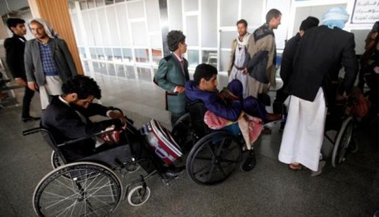 أول صورة لجرحى الحوثي بمطار صنعاء