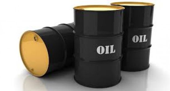 النفط يرتفع 4% وتوقعات بخفض الإمدادات