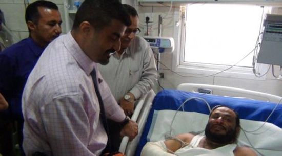 محافظ عدن يزور مستشفى النقيب بمديرية المنصورة