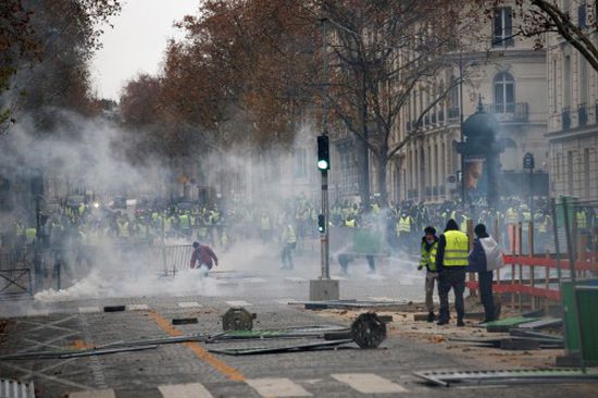 رغم إلغاء ضريبة الوقود.. باريس تخشى مظاهرات السبت