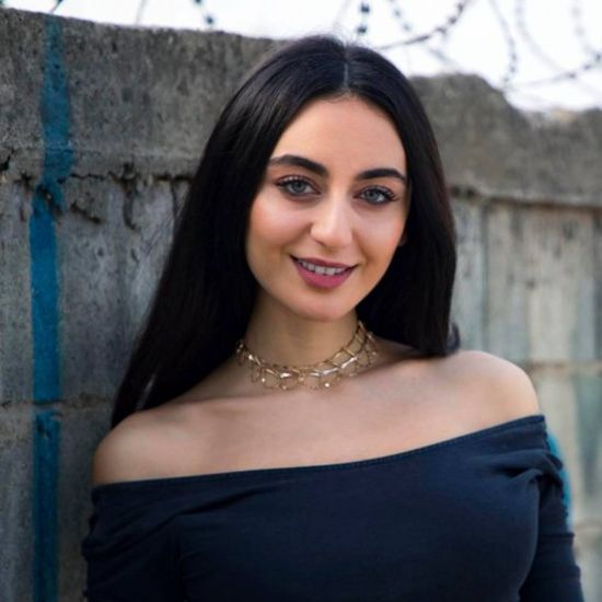 فايا يونان تحصد لقب أفضل مطربة سورية في حفل جوائز داف باما