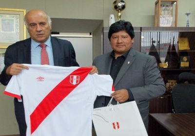 الشرطة البيروفية تعتقل رئيس اتحاد الكرة