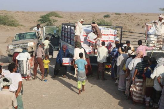 خلال 24 ساعة.. الهلال الأحمر الإماراتي يوزع 54 طناً من المساعدات على المواطنين