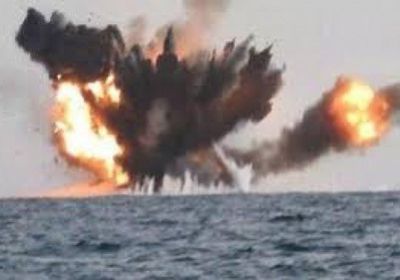 مليشيا الحوثي تستخدم القوارب المفخخة لتهديد حركة الملاحة.. تفاصيل