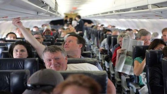 احذر المشروبات الساخنة على متن الطائرة .. تعرف على السبب