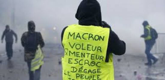 سياسي يكشف سبب قمع الأمن الفرنسي للمتظاهرين