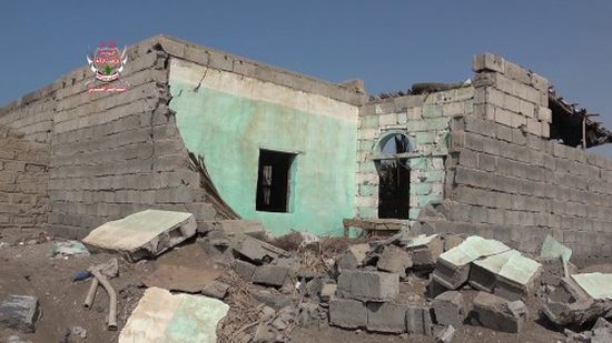 بالفيديو.. الحوثي يقصف منازل المدنيين في حي منظر بالحديدة