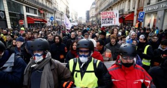 البنك المركزي الفرنسي: الاحتجاجات تبطئ النمو الإقتصادي