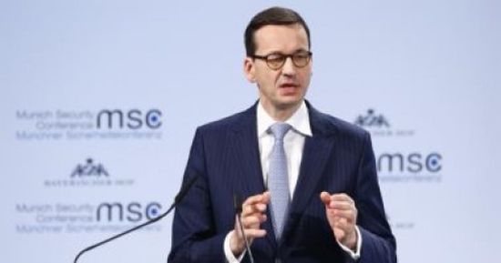 رئيس وزراء بولندا يطلب من البرلمان التصويت على حكومته