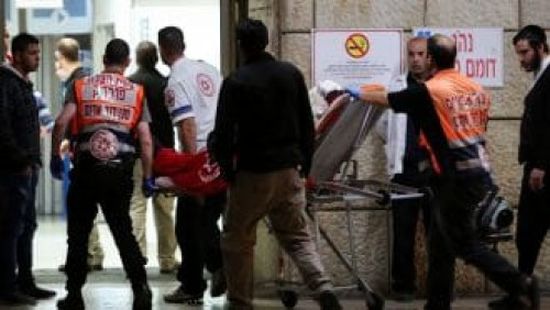 استشهاد فلسطيني وإصابة شرطيين إسرائيليين في عملية طعن بالقدس