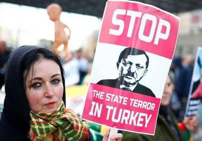 بين السجن والحظر.. هكذا أعدم "أردوغان" حرية الرأي (تقرير)